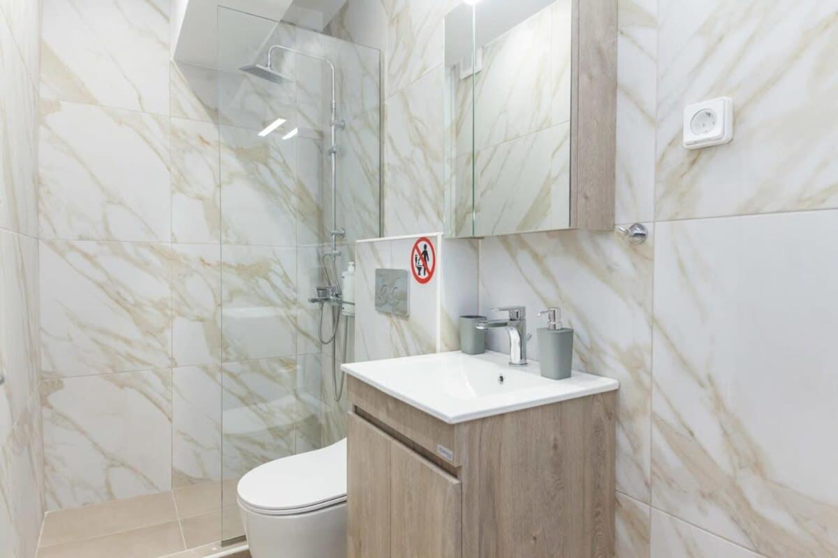 Brand New Urban Getaway Next To Megaro Mousikis Apartment Athens Exterior photo